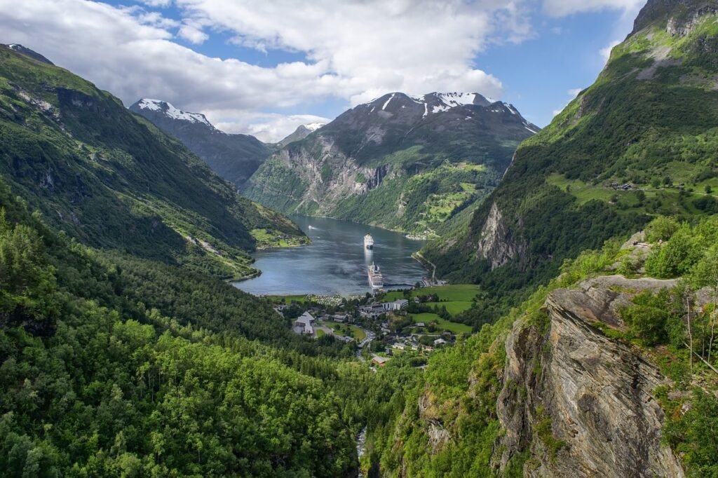 Alaska landscape of mountaian