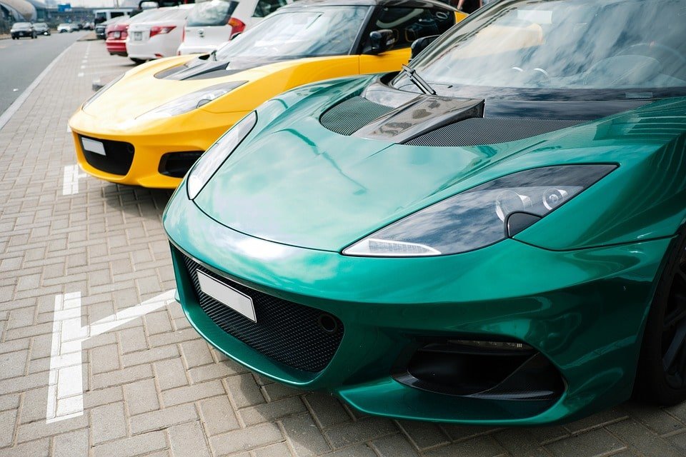 Sport cars of Dubai for luxury travel